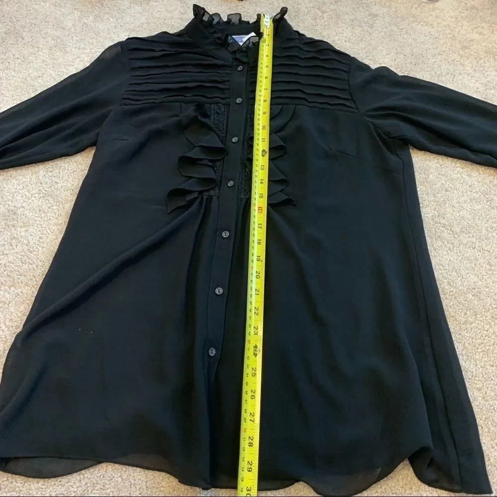 Diane Gilman Black long sleeve ruffle blouse Sz M